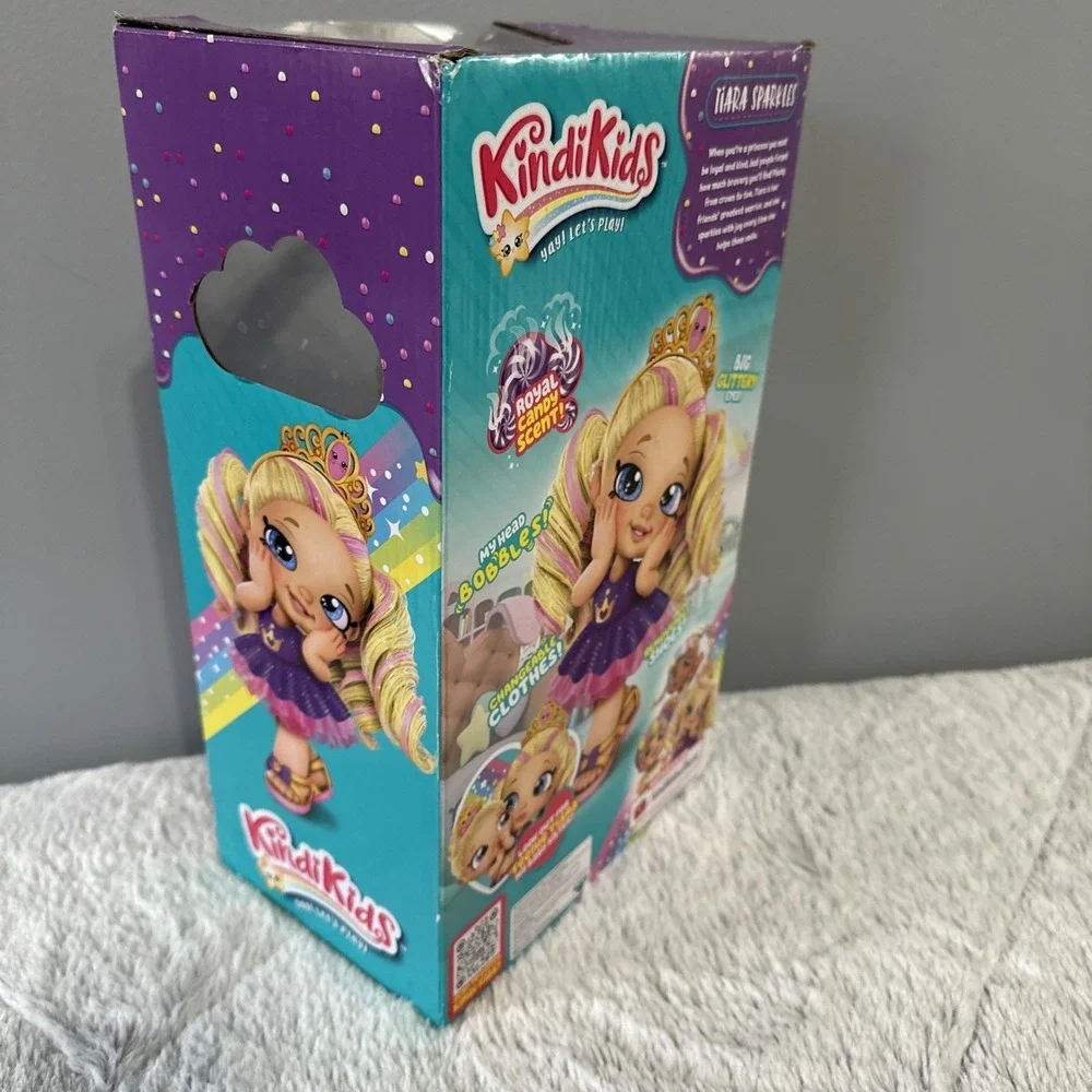 Shopkins Kindi Kids‎ vinyl doll Royal candy scented NIB Tiara Sparkles